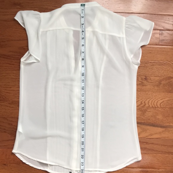 White Short Sleeve Button Dowb - Picture 11 of 11